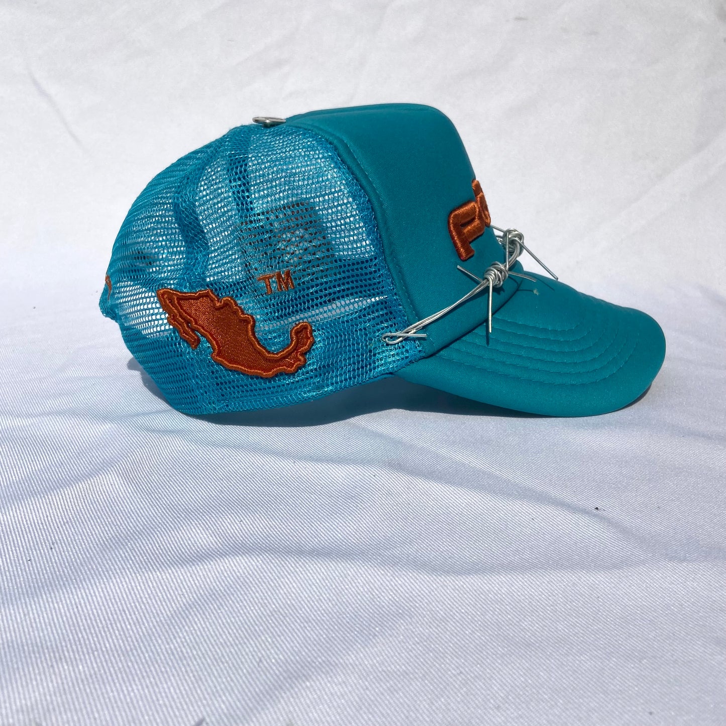 pālida® - SELF DeFENSE™ trucker hat