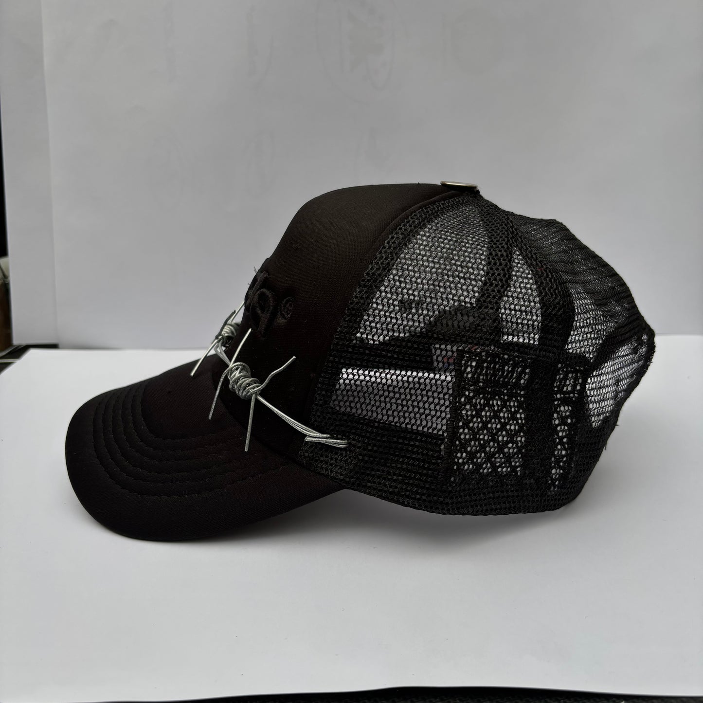 pālida® - SELF DeFENSE™ trucker hat