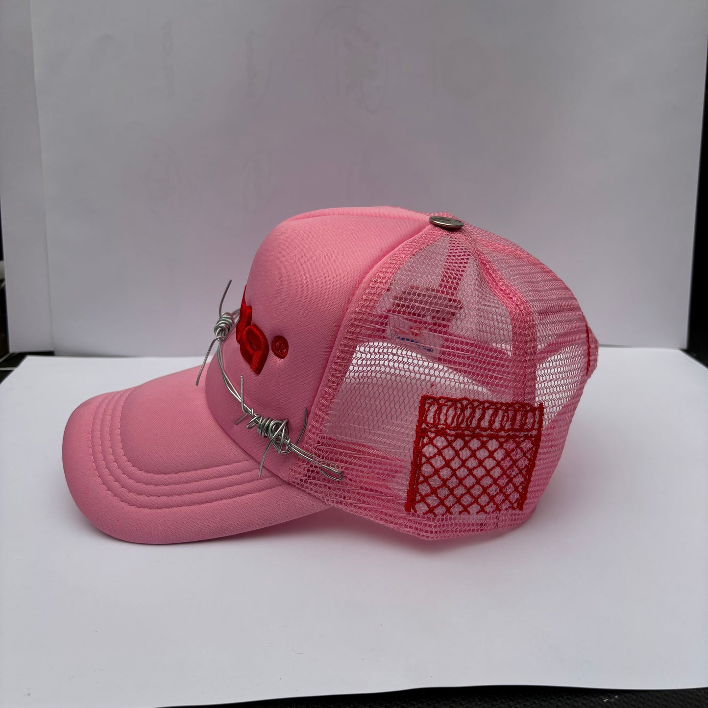 pālida® - SELF DeFENSE™ trucker hat