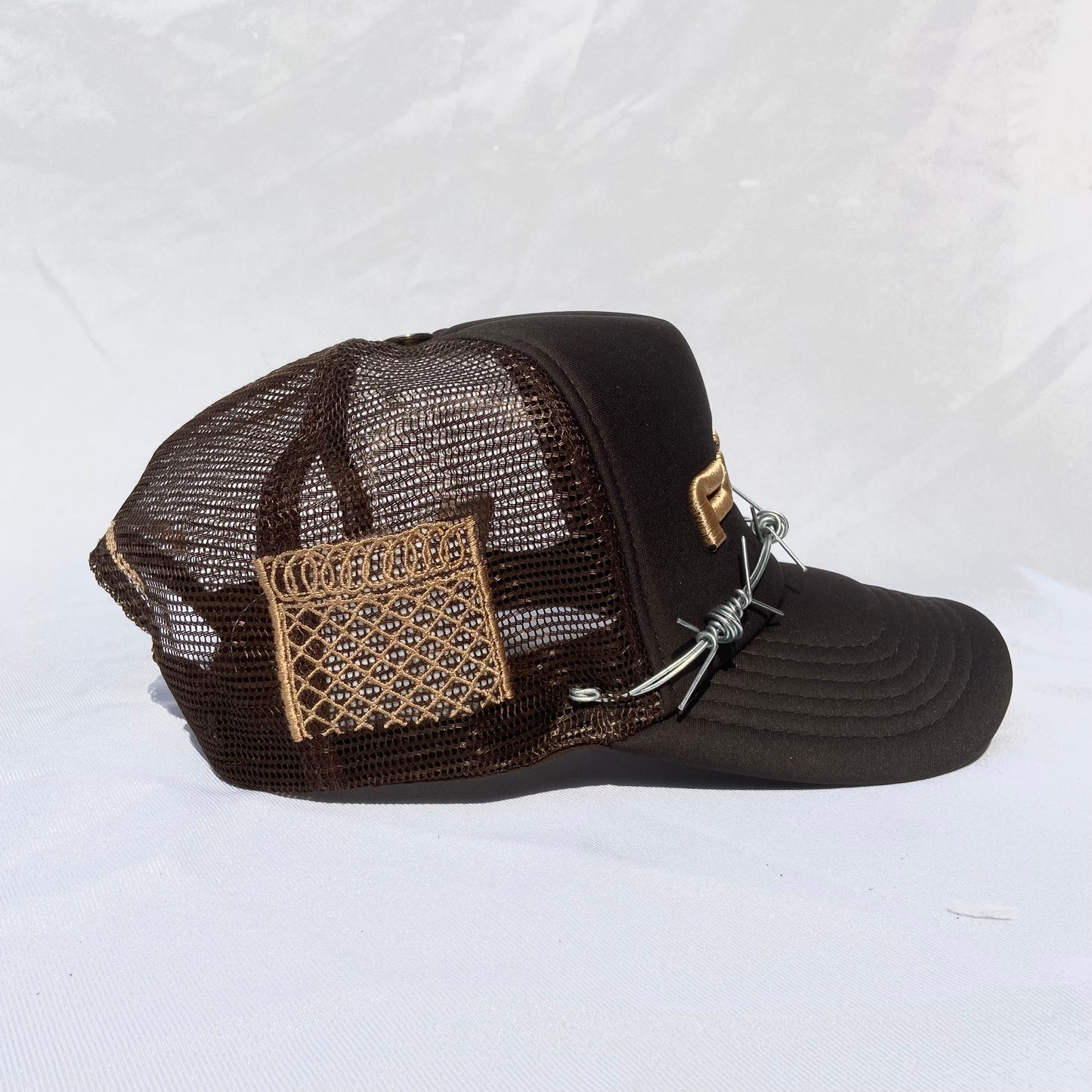 pālida® - SELF DeFENSE™ trucker hat