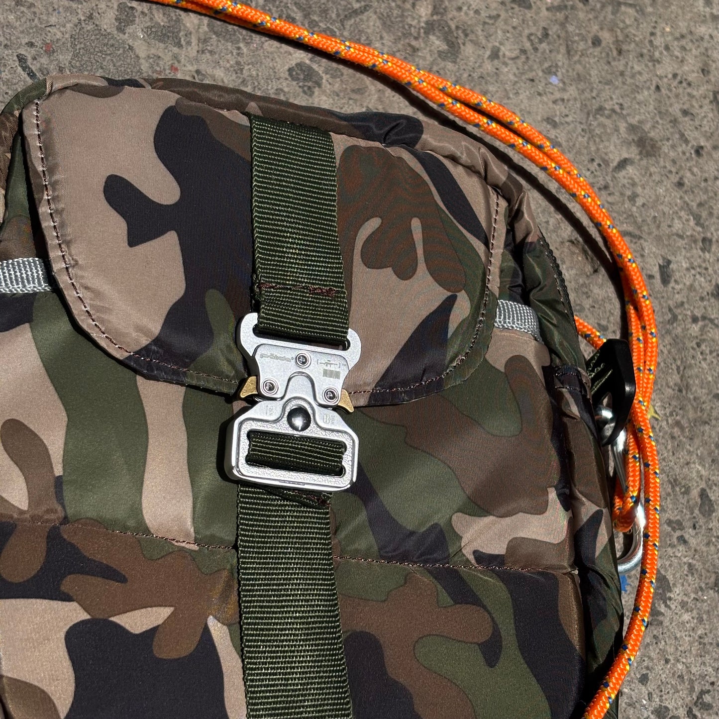 pālida® -LEALTāD Shoulder_bag_camo™