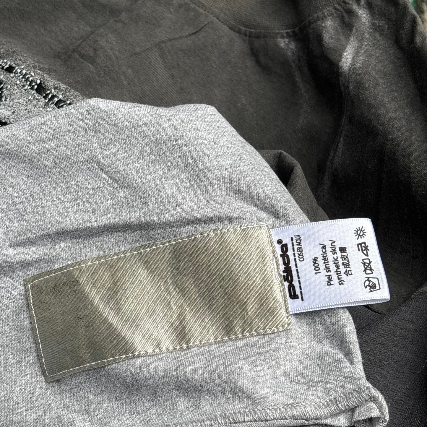 pālida® - FUERZā gris_carbón_tee™