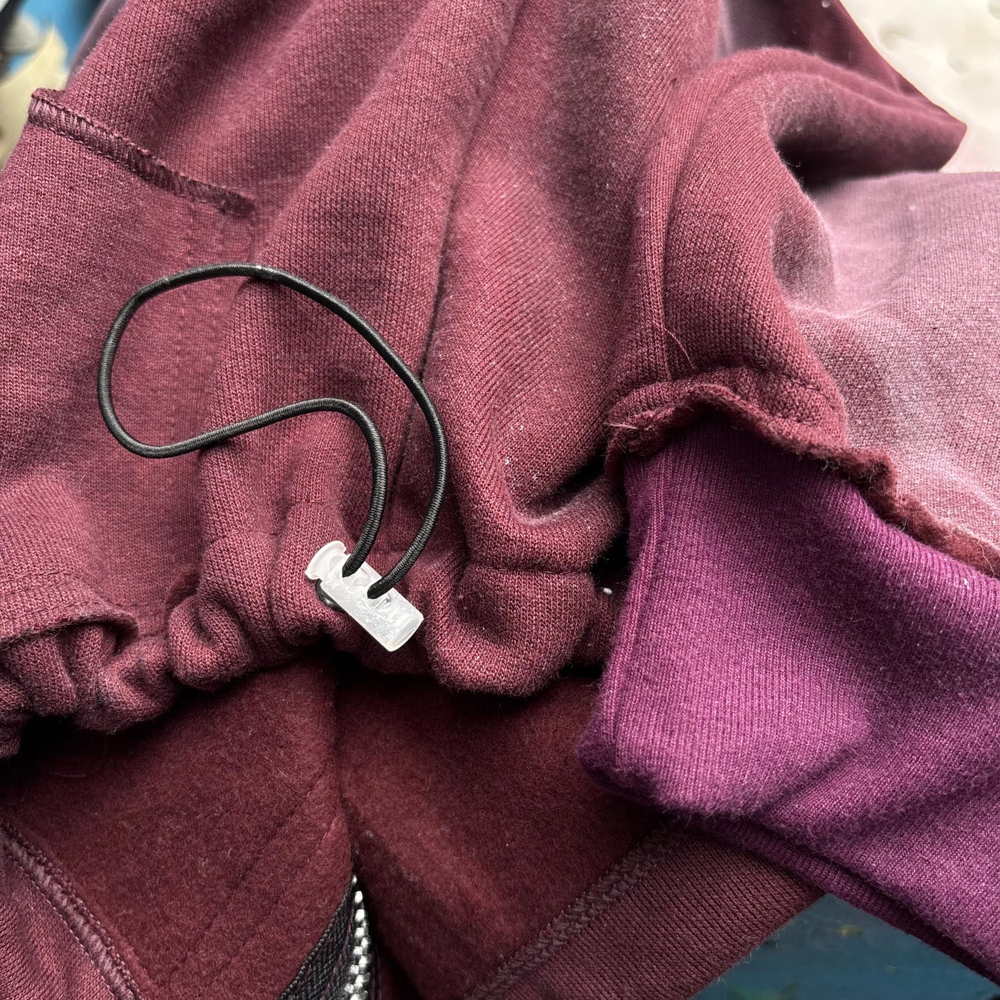 pālida® - FUERZā Hoodie_vino™