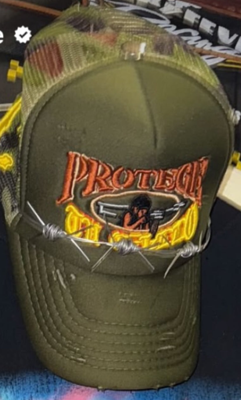 pālida® - PROTEGE™ trucker hat
