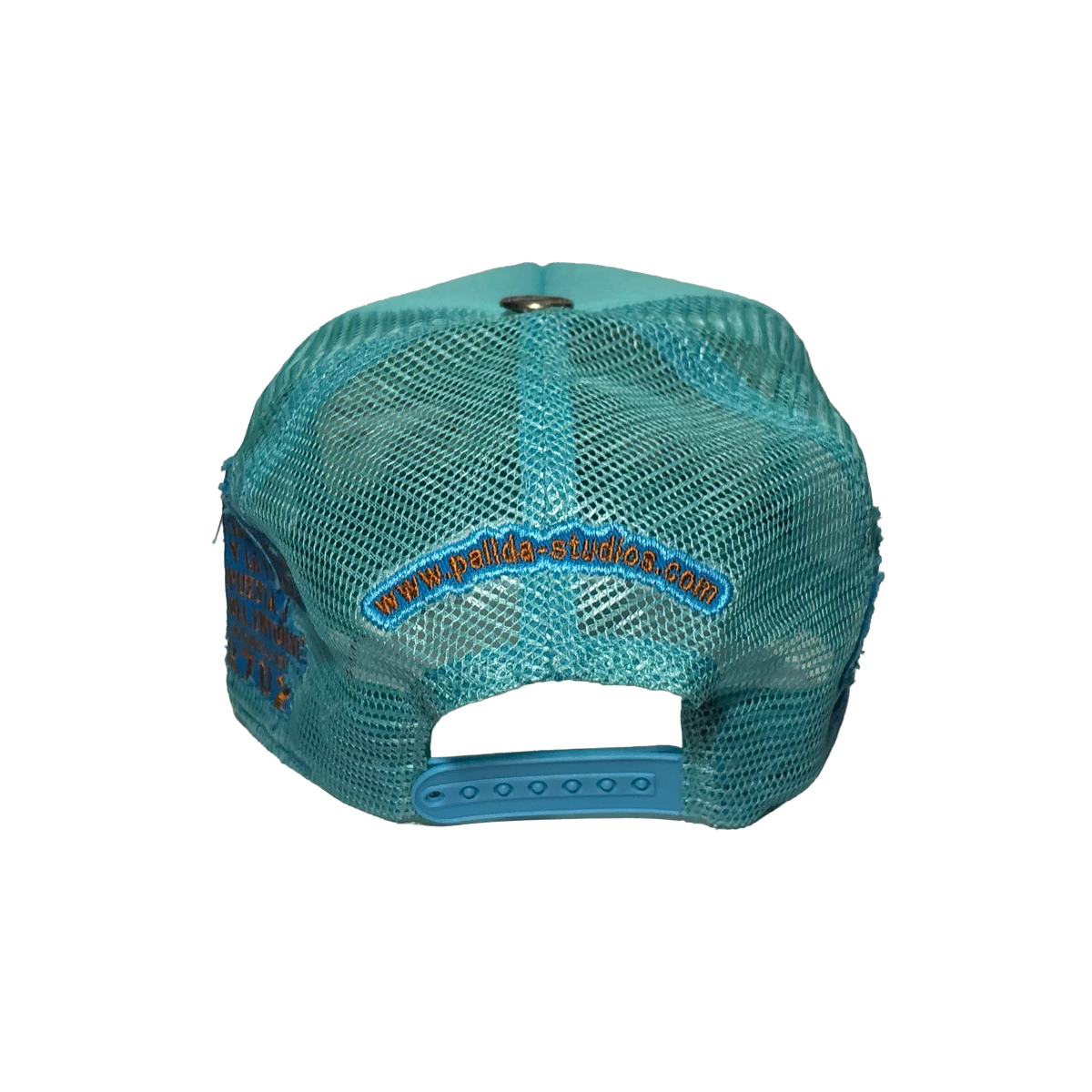 pālida® - P™ trucker hat